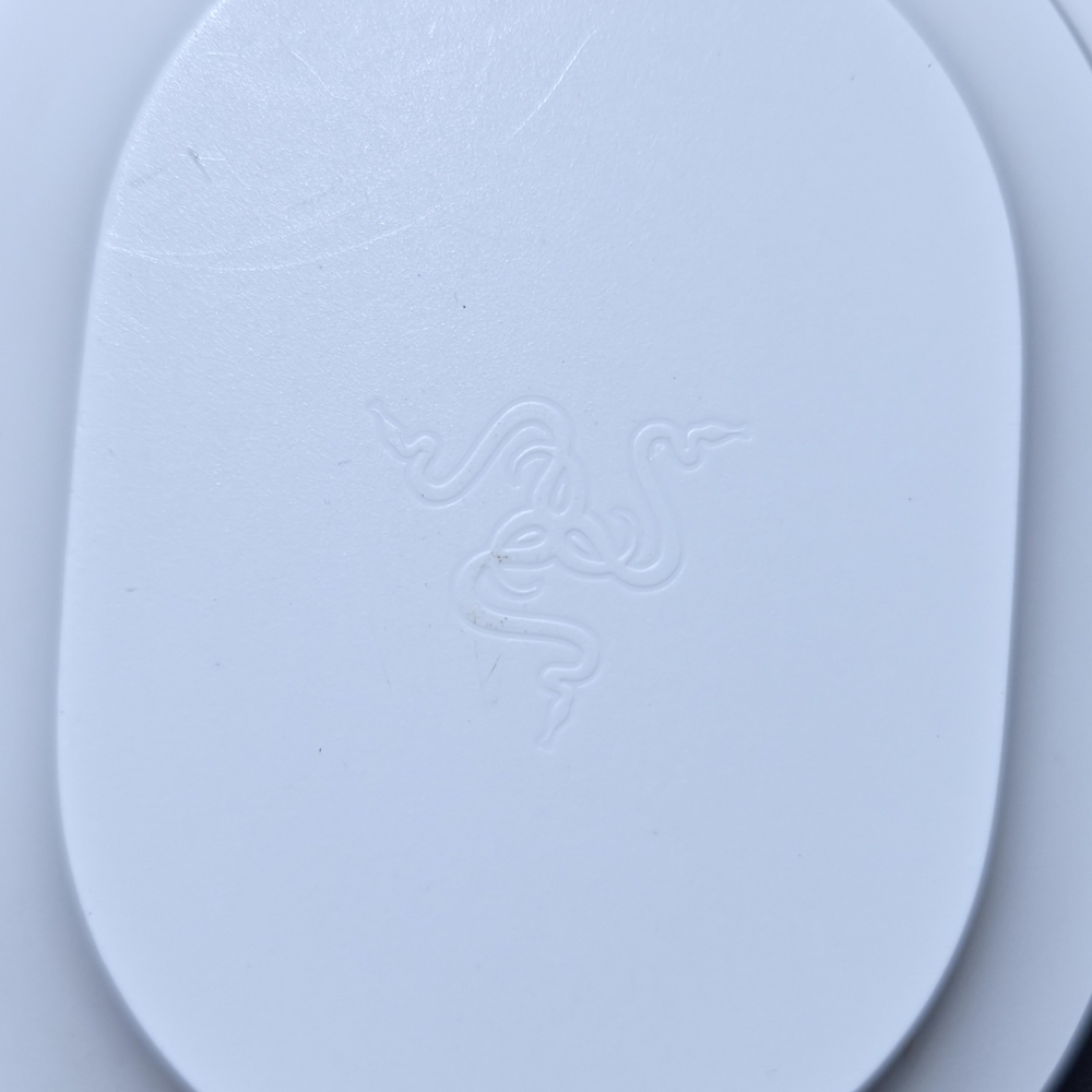 Razer Barracuda X (White) - FOR PARTS OR REPAIR - No Dongle/BT Issues - Picture 4 of 7
